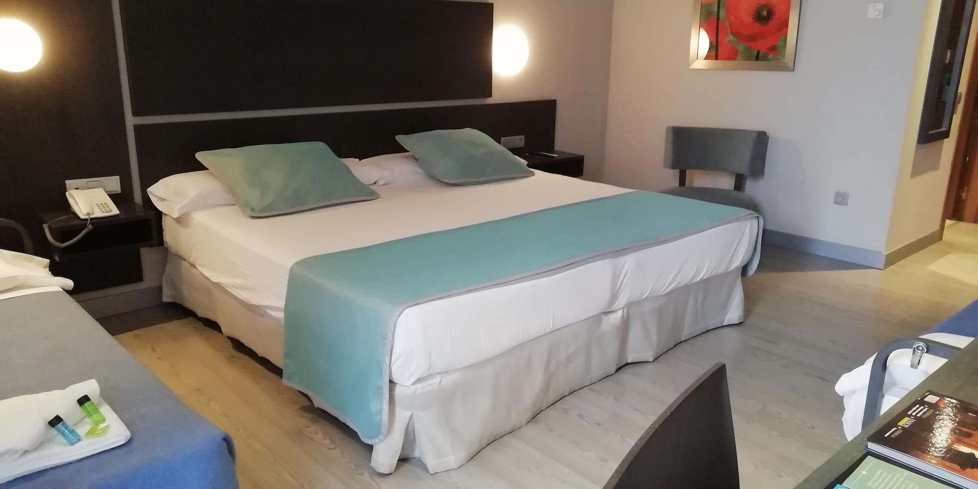 Hotel Ciudad De Ponferrada, Ascend Hotel Collection Ngoại thất bức ảnh