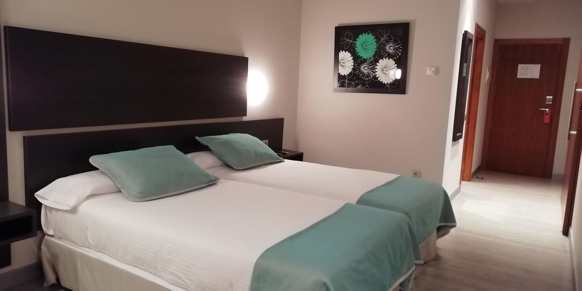 Hotel Ciudad De Ponferrada, Ascend Hotel Collection Ngoại thất bức ảnh