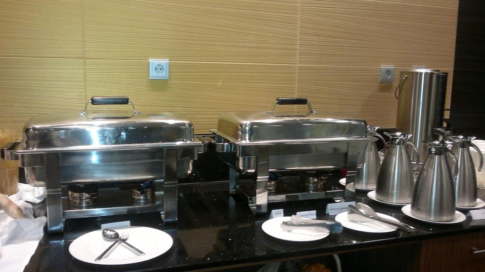 Hotel Ciudad De Ponferrada, Ascend Hotel Collection Ngoại thất bức ảnh