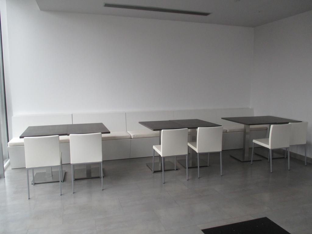 Hotel Ciudad De Ponferrada, Ascend Hotel Collection Ngoại thất bức ảnh