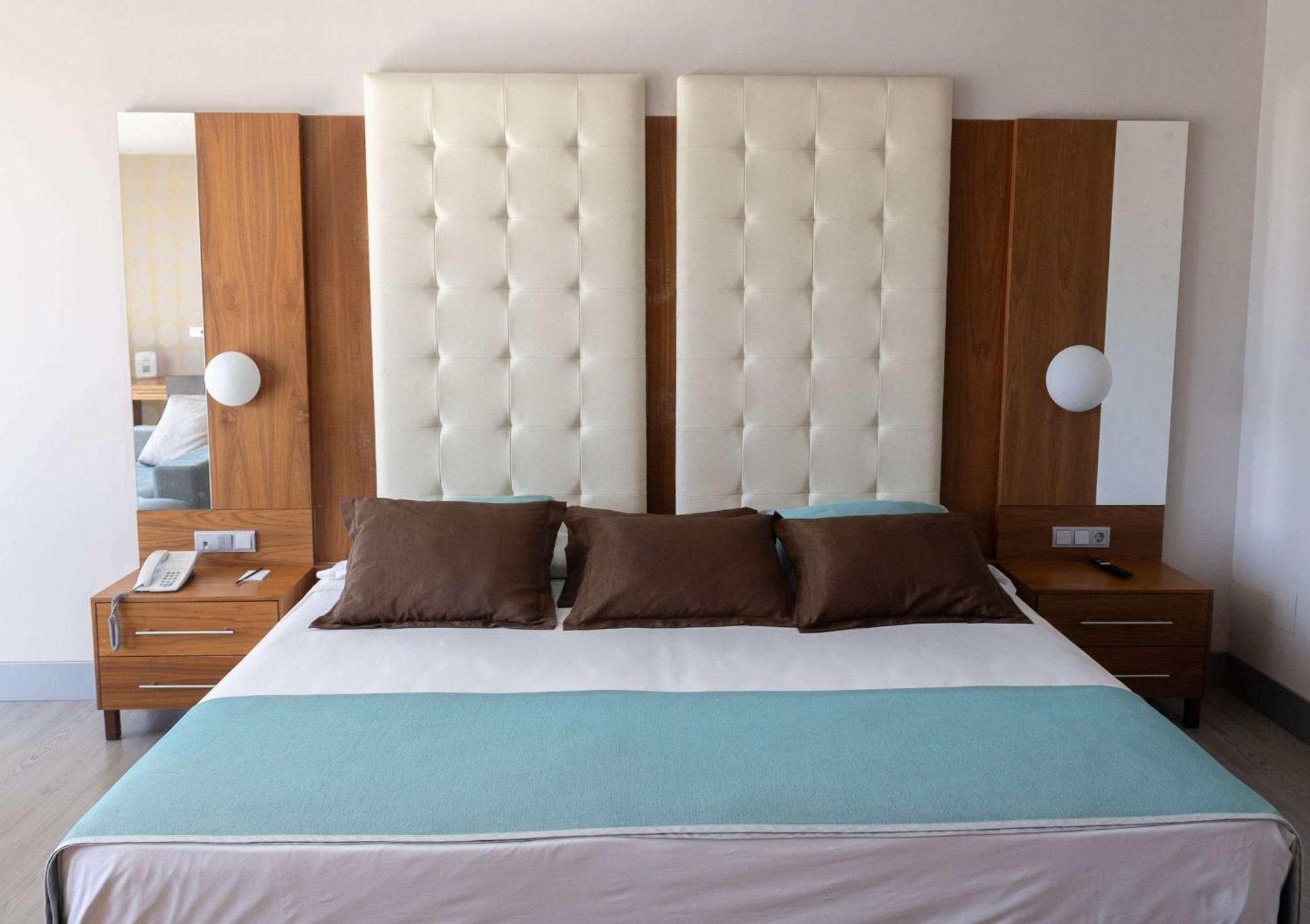 Hotel Ciudad De Ponferrada, Ascend Hotel Collection Ngoại thất bức ảnh