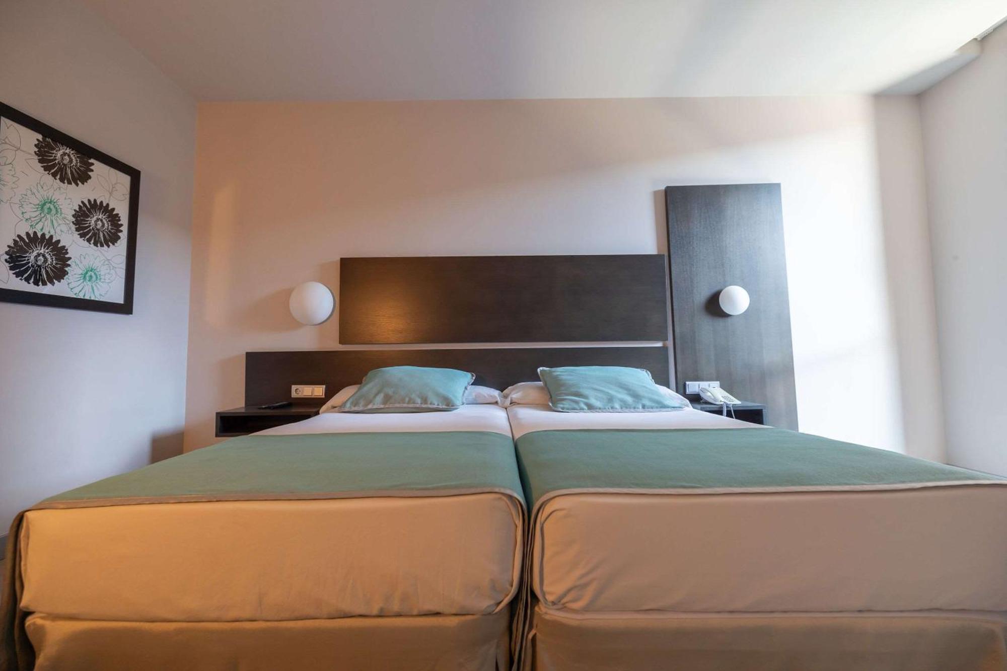 Hotel Ciudad De Ponferrada, Ascend Hotel Collection Ngoại thất bức ảnh
