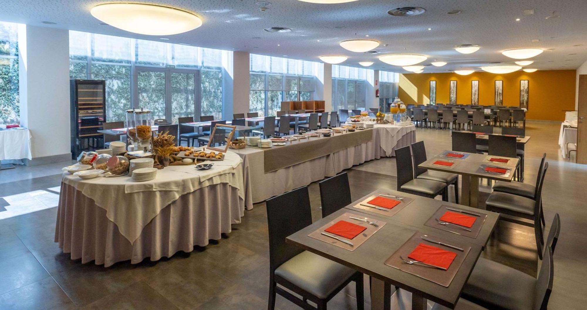 Hotel Ciudad De Ponferrada, Ascend Hotel Collection Ngoại thất bức ảnh