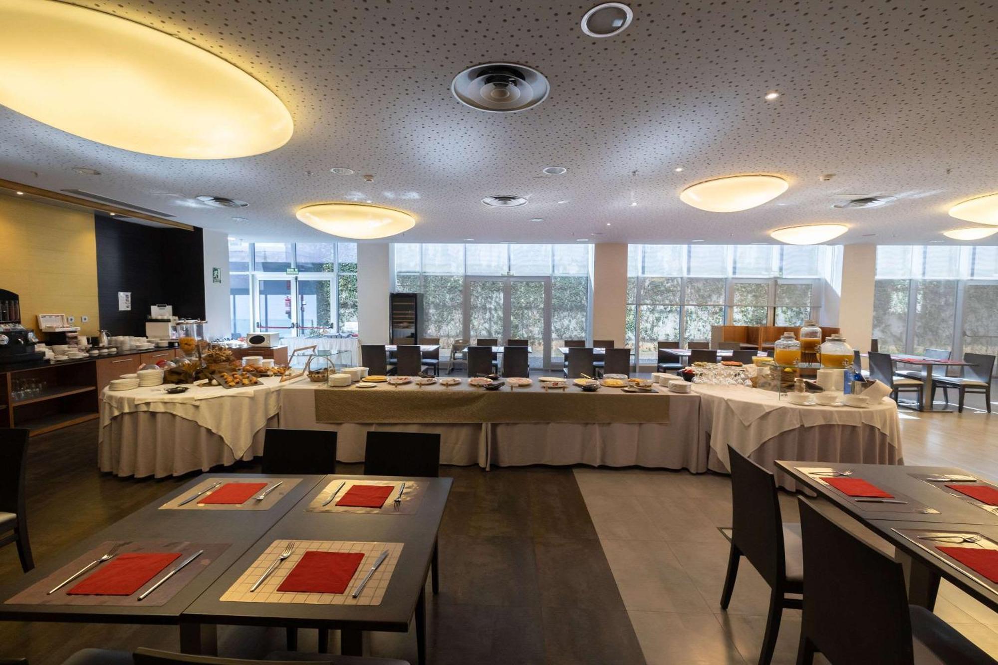 Hotel Ciudad De Ponferrada, Ascend Hotel Collection Ngoại thất bức ảnh